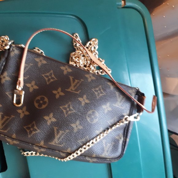 Authentic Louis Vuitton Pochette Accessoire - Picture 3 of 15